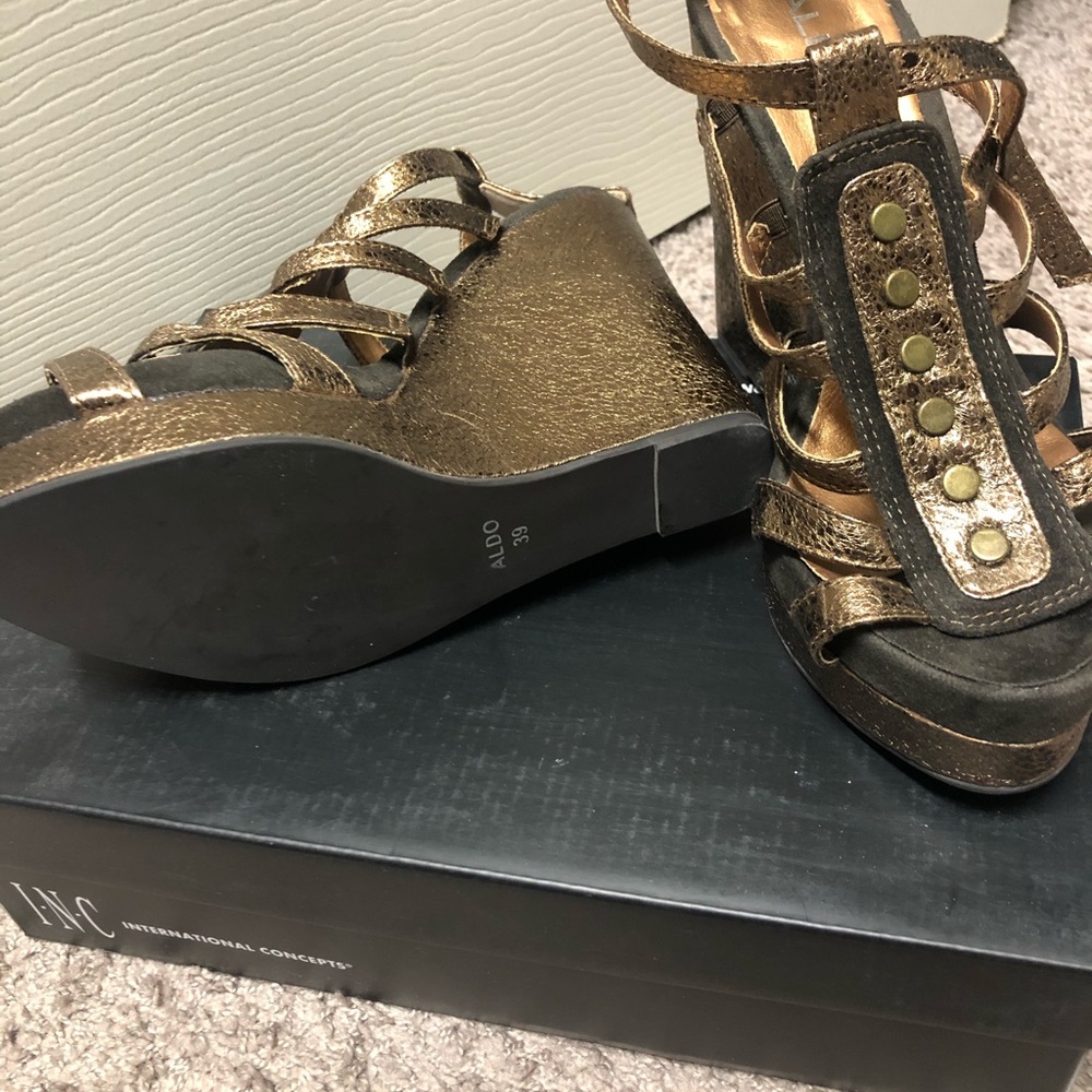 Aldo women's wedge sandle